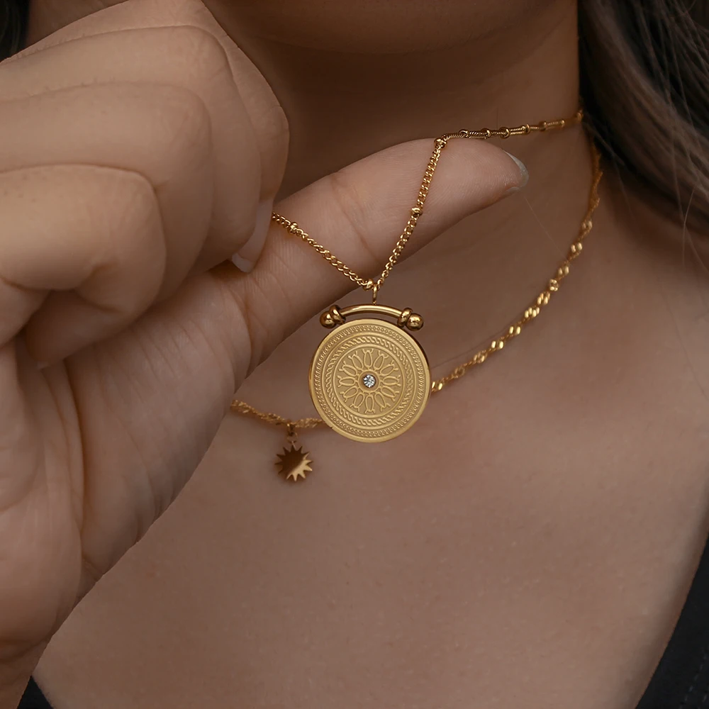 E.B.belle Center de l'univers  - Coin Necklace Delicate avis et prix